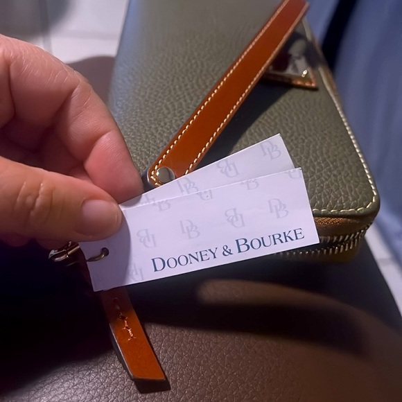 Dooney & Bourke Olive Green Wristlet Wallet - Picture 6 of 8